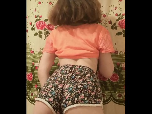 ❤️ Seksi enom bayek stripping mati dheweke kathok cendhak ing kamera ❌ Saru keras ing jv.naughtyhentai.ru ❌️